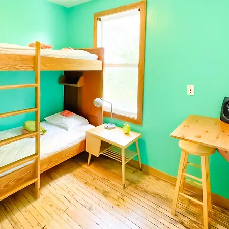 Hostel Detroit-2